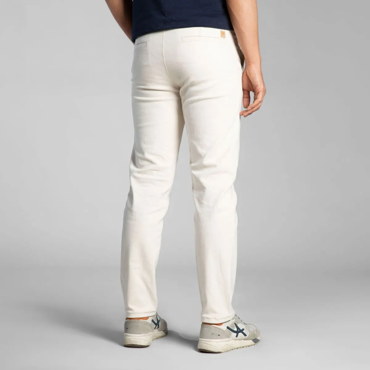 Chino Jeannot écru coupe demi slim