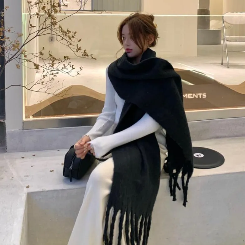 [Korean Style] Acie Chunky Fringed scarf