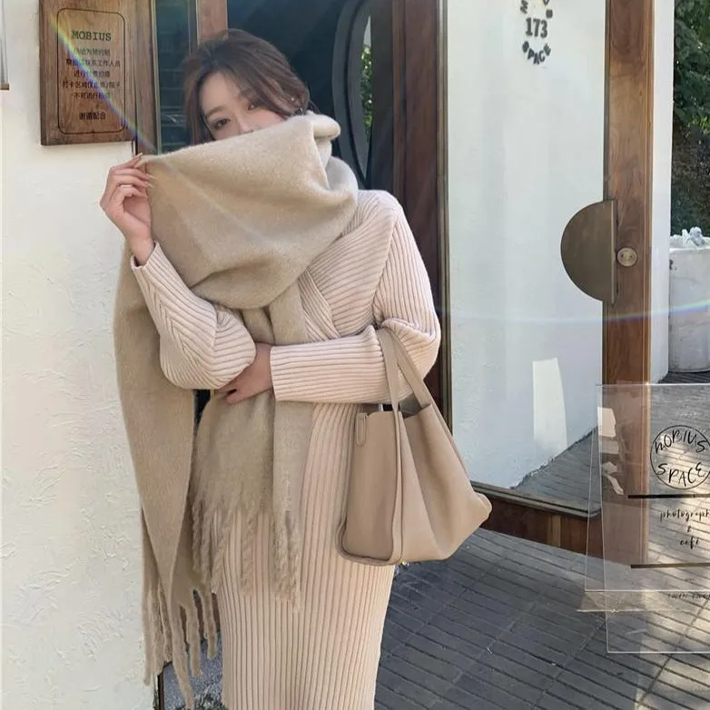 [Korean Style] Acie Chunky Fringed scarf