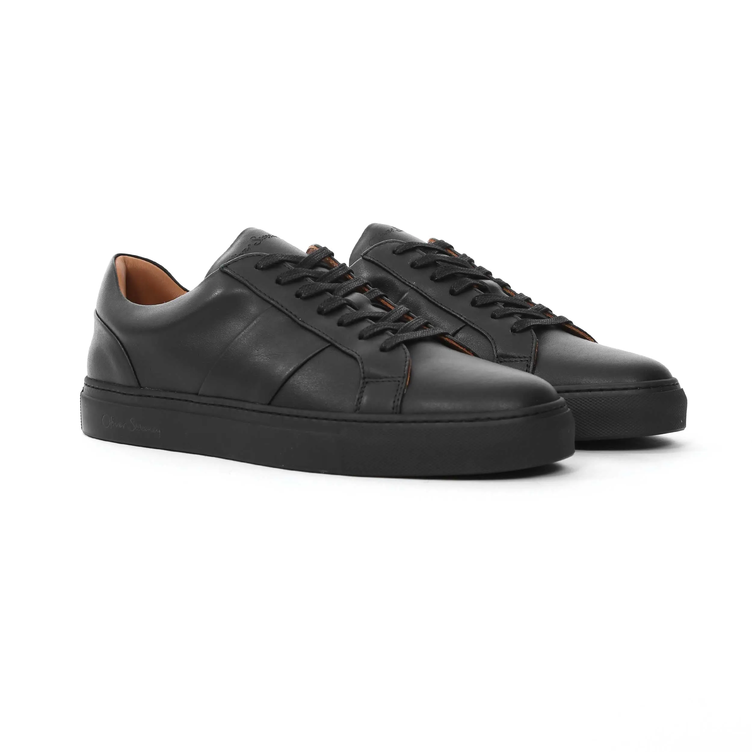 Oliver Sweeney Quintos Trainer in Black