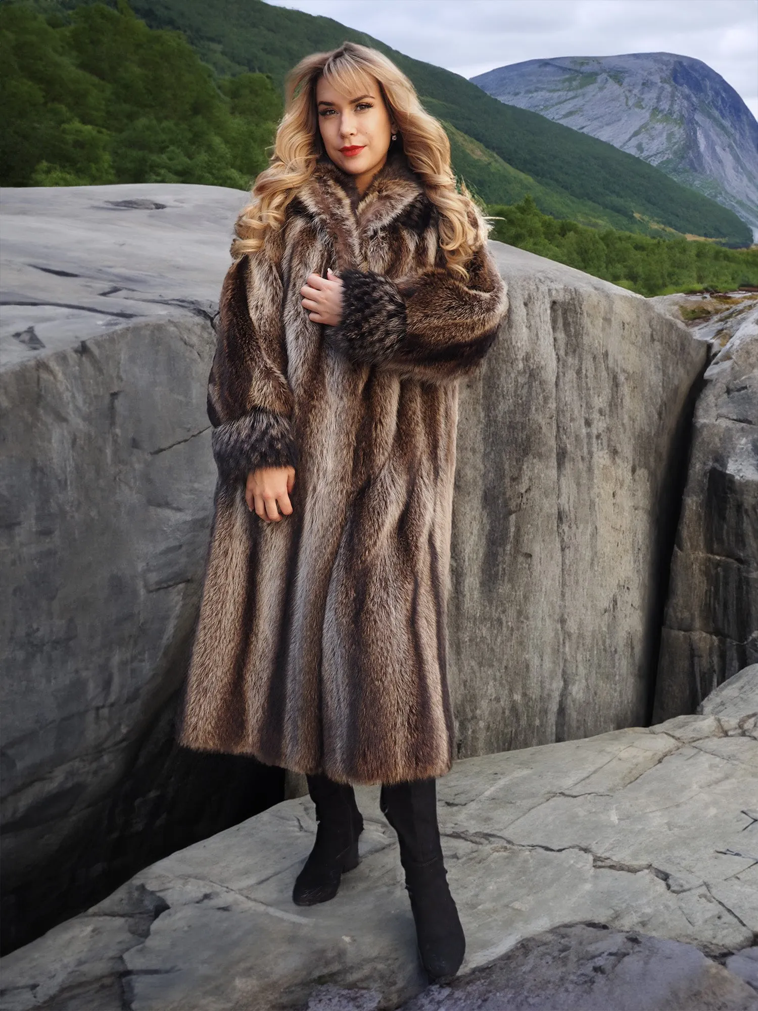 Raccoon Fur Coat Coats Silver Fox Cape Design By Renfrew M/L