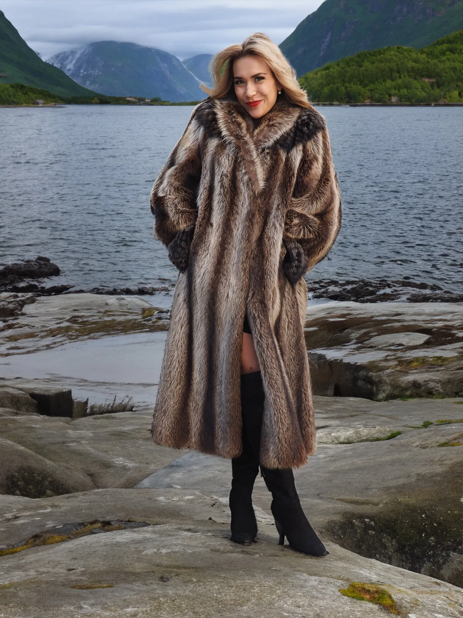 Raccoon Fur Coat Coats Silver Fox Cape Design By Renfrew M/L