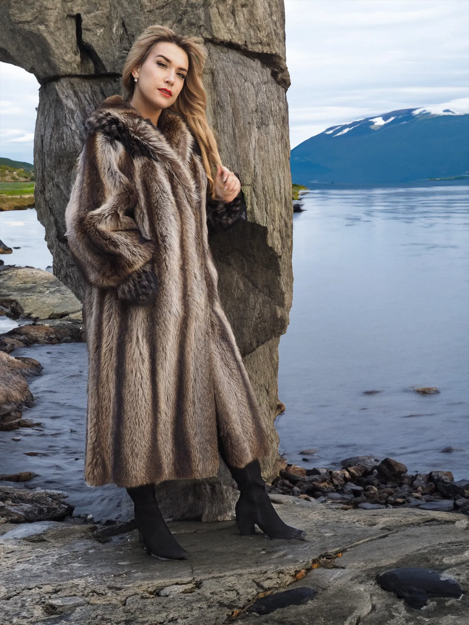 Raccoon Fur Coat Coats Silver Fox Cape Design By Renfrew M/L