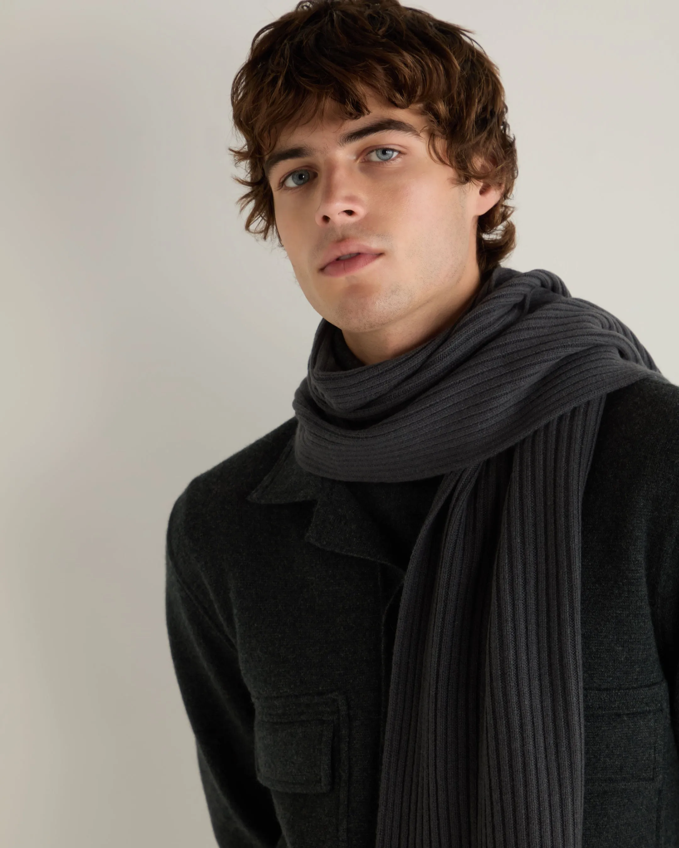 Unisex Short Ribbed Cashmere Scarf Anthracite Grey